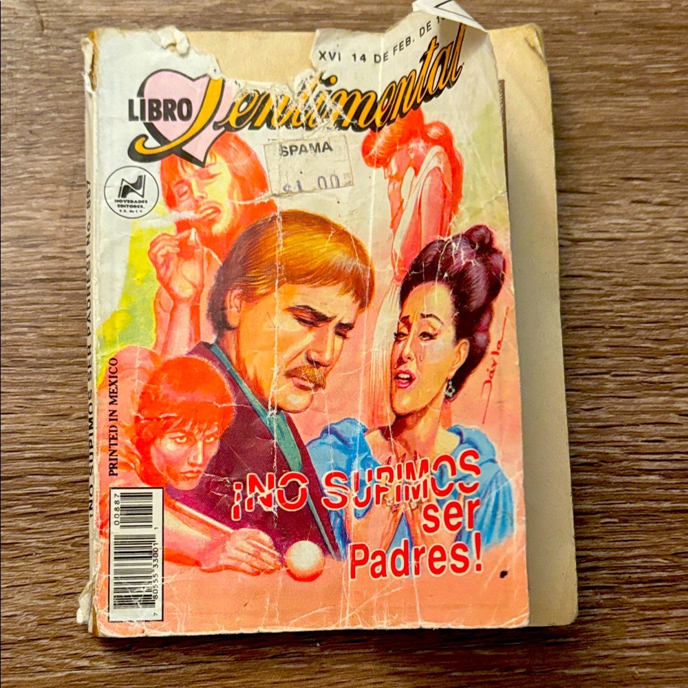 Vintage Spanish Romance novel magazine
